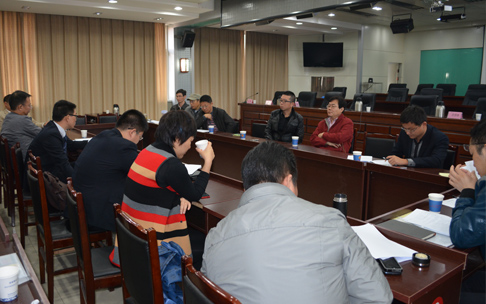 總經(jīng)理參加?xùn)艡趨f(xié)會(huì)會(huì)議